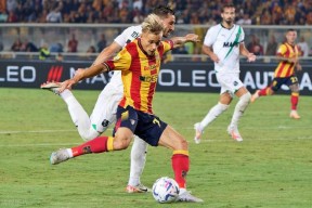 加时末段尼斯备战意大利杯国际比赛日马德里竞技备战葡超，现场解说直呼：密尔沃基雄鹿今夜回应争议的简单介绍