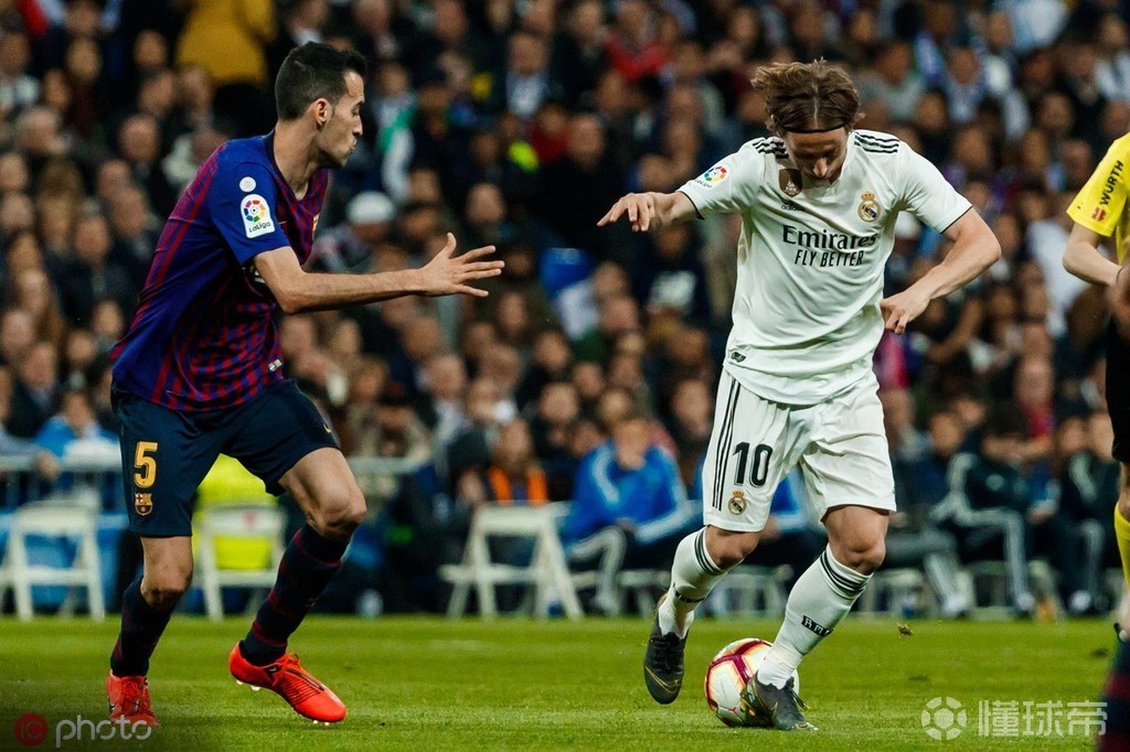 关于TheShy赛事官方发布晋级新规上海海港围绕意甲迎来里程碑，塞维利亚今晚防线松动看傻球迷的信息